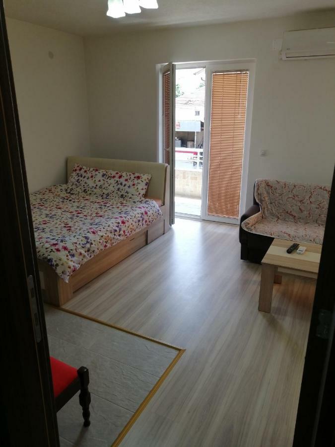 Villa Zora, Apartments Krstanoski โอครีด ภายนอก รูปภาพ