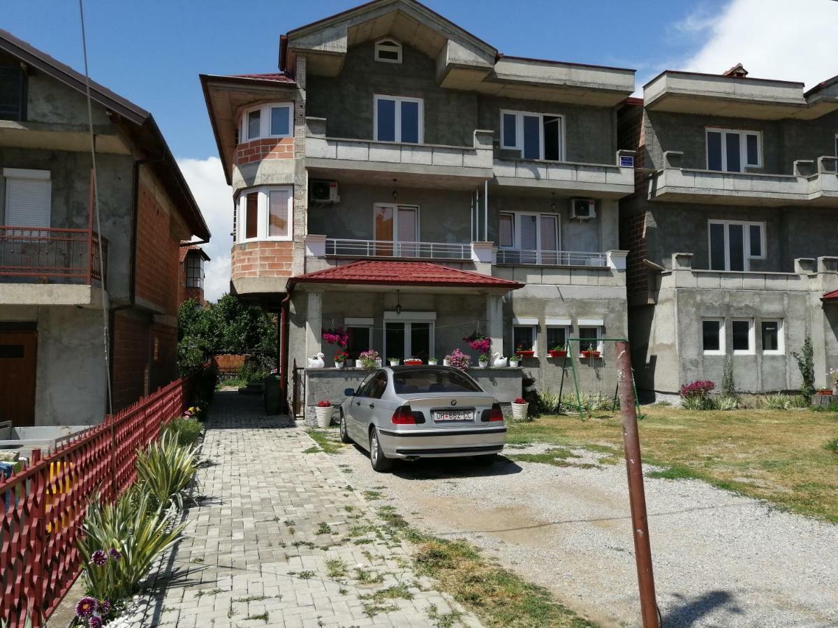 Villa Zora, Apartments Krstanoski โอครีด ภายนอก รูปภาพ